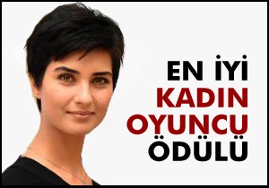 Tuba Büyüküstün Vatikan’dan ödül aldı